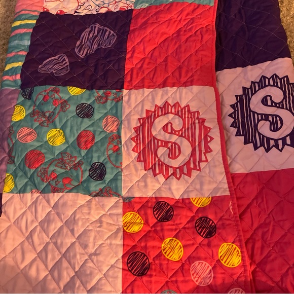 Shopkins quilt with 2 shams full queen size bed - Picture 5 of 9